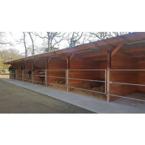 https://www.techni-contact.ovh/ressources/images/produits/merchandising/abri-de-stabulation-57523153-1.jpg - Conception : Bois Français 100% Douglas