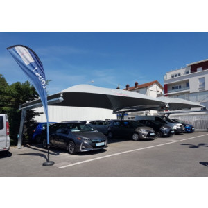 https://www.techni-contact.ovh/ressources/images/produits/merchandising/abri-voiture-pour-concessionnaire-auto-personnalisable-49541178-1.jpg - Solutions modulaires d'abris automobile