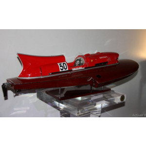 https://www.techni-contact.ovh/ressources/images/produits/merchandising/accessoire-deco-bateau-ferrari-24521249-1.jpg - Modèle réduit : 82 cm