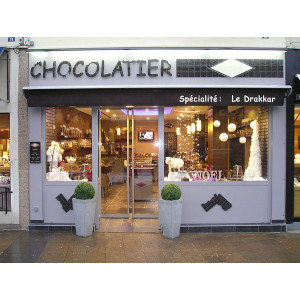 https://www.techni-contact.ovh/ressources/images/produits/merchandising/agencement-chocolaterie-16305616-1.jpg - Etude, conception et installation