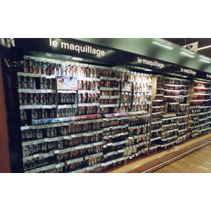 https://www.techni-contact.ovh/ressources/images/produits/merchandising/amenagement-espace-grande-distribution-1053791-1.jpg - Linéaire parfumerie