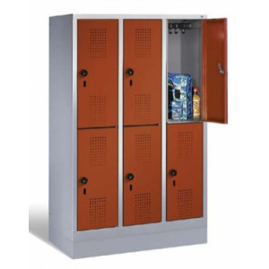 https://www.techni-contact.ovh/ressources/images/produits/merchandising/armoire-avec-2-casiers-superposes-35124888-1.jpg - 4 à 8 portes - Largeur : 610 à 1190 mm - Hauteur : 1300 ou 1350 mm - Sur pieds ou sur socle