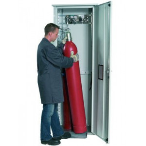https://www.techni-contact.ovh/ressources/images/produits/merchandising/armoire-de-securite-pour-bouteilles-de-gaz-l-135-cm-8020475-1.jpg - Acier galvanisé - Jusqu’à 5 bouteilles de gaz de 50 L - Charge maximale : 600 kg 