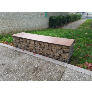 https://www.techni-contact.ovh/ressources/images/produits/merchandising/banc-gabion-compact-7149801-1.jpg - Assise en compact HPL sur Gabion