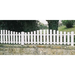 https://www.techni-contact.ovh/ressources/images/produits/merchandising/barreaudage-pvc-blanc-13074612-1.jpg - Barreaux : lames 70 x 24 mm moulurées