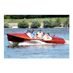 https://www.techni-contact.ovh/ressources/images/produits/merchandising/bateau-de-luxe-electrique-636541-1.jpg - Longueur 6,9 m (21')