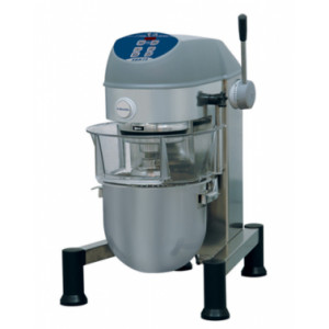 https://www.techni-contact.ovh/ressources/images/produits/merchandising/batteur-melangeur-pour-restaurants-et-collectivites-14918202-1.jpg - Puissance : 0.5 Kw
