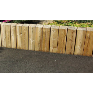https://www.techni-contact.ovh/ressources/images/produits/merchandising/bordure-en-bois-pin-925357-1.jpg - Traverses de chemin de fer en pin sylvestre traité autoclave classe 4