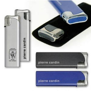 https://www.techni-contact.ovh/ressources/images/produits/merchandising/briquet-de-luxe-personnalise-10990115-1.jpg - Griffé Pierre Cardin - Dimensions (mm) : 80 x 24