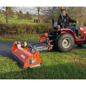 https://www.techni-contact.ovh/ressources/images/produits/merchandising/broyeur-d-accotement-pour-tracteurs-44-couteaux-largeur-travail-115-cm-48847176-1.jpg - Puissance utile : 20 à 40 CV - Largeur travail : 115 cm ou 135 cm – 44 ou 52 couteaux