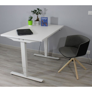 https://www.techni-contact.ovh/ressources/images/produits/merchandising/bureau-assis-debout-electrique-4733861-1.jpg - Largeurs plateau : 120 - 140 - 160 - 180 - 200 - 220 Cm