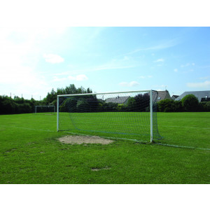 https://www.techni-contact.ovh/ressources/images/produits/merchandising/but-de-foot-a-7-joueurs-12039724-1.jpg - Dimension : 6 m x 2.10 m