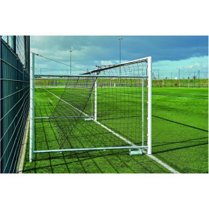 https://www.techni-contact.ovh/ressources/images/produits/merchandising/but-de-foot-minime-rabattable-16555810-1.jpg - Déport fixe : 2,5 m - Dimensions : 6 x 2,10 m