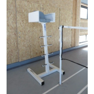 https://www.techni-contact.ovh/ressources/images/produits/merchandising/chaise-pour-arbitre-de-badminton-3536273-1.jpg - hauteur 1,55 m - Socle en H largeur : 600mm - Roulettes