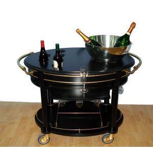 https://www.techni-contact.ovh/ressources/images/produits/merchandising/chariot-a-alcool-1287608-1.jpg - Dimensions extérieures (L x l x h) : 113 x 71 x 83 cm