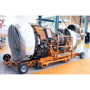 https://www.techni-contact.ovh/ressources/images/produits/merchandising/chariot-de-manutention-moteur-d-avion-4402635-1.jpg - Transport du moteur d’avion