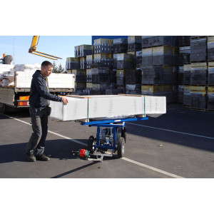 https://www.techni-contact.ovh/ressources/images/produits/merchandising/chariot-de-transport-electrique-a-plateforme-elevatrice-et-rotative-360-1500-kg-24131717-1.jpg - Capacité de charge (Kg)	: 1500