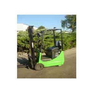 https://www.techni-contact.ovh/ressources/images/produits/merchandising/chariot-electrique-industriel-16068374-1.jpg - Hauteur de levage (m) : 3.2