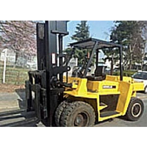 https://www.techni-contact.ovh/ressources/images/produits/merchandising/chariot-elevateur-diesel-occasion-caterpillar-14975098-1.jpg - Capacité : 7000 Kg - H. de levée : 5 mètres - Mât triplex