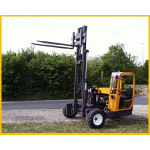 https://www.techni-contact.ovh/ressources/images/produits/merchandising/chariot-elevateur-embarque-15261796-1.jpg - Mat rétractable pour fourches fines