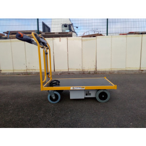 https://www.techni-contact.ovh/ressources/images/produits/merchandising/chariot-motorise-180-watts-5797455-1.jpg - Chariot électrique : Charge utile 150kg sur sol plat