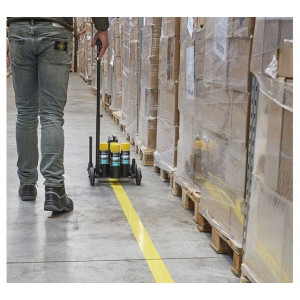 https://www.techni-contact.ovh/ressources/images/produits/merchandising/chariot-pour-marquage-de-lignes-13291655-1.jpg - Dimensions : 60 x 40 x 35 cm - Stockage de 4 aérosols possible