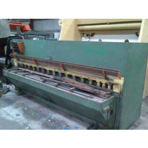 https://www.techni-contact.ovh/ressources/images/produits/merchandising/cisailles-a-guillotine-4500-kg-8829857-1.jpg - Type TS306