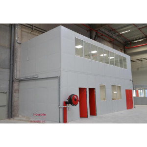 https://www.techni-contact.ovh/ressources/images/produits/merchandising/cloison-industrielle-modulable-1264203-1.jpg - Composée de double paroi isolée en acier