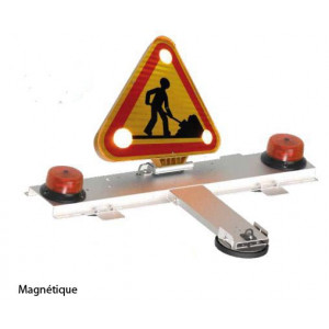 https://www.techni-contact.ovh/ressources/images/produits/merchandising/combine-de-signalisation-lumineux-13053391-1.jpg - Barres équipées universelles