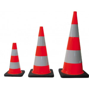 https://www.techni-contact.ovh/ressources/images/produits/merchandising/cone-de-signalisation-96459372-1.jpg - Partie conique en PVC vierge fluorescent
