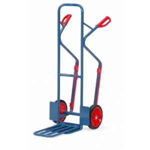https://www.techni-contact.ovh/ressources/images/produits/merchandising/diable-a-bavette-rabattable-6366093-1.jpg - Charge : 300 Kg - Hauteur : 1300 mm - Roues : Caoutchouc, gonflable ou Increvable