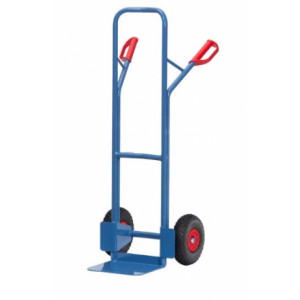 https://www.techni-contact.ovh/ressources/images/produits/merchandising/diable-acier-a-dossier-haut-300-kg-12569034-1.jpg - Charge : 300 Kg - Hauteur : 1300 mm - Roues : caoutchouc, gonflables ou increvables