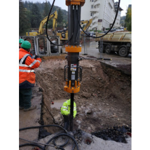 https://www.techni-contact.ovh/ressources/images/produits/merchandising/eclateur-pour-excavation-de-roche-57198871-1.jpg - Éclateur de roche lorsqu'il n'est pas possible de travailler au BRH