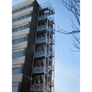 https://www.techni-contact.ovh/ressources/images/produits/merchandising/escalier-de-secours-selon-code-du-travail-7642762-1.jpg - Escaliers sur mesure aux normes