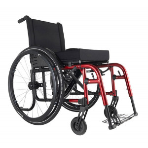 https://www.techni-contact.ovh/ressources/images/produits/merchandising/fauteuil-roulant-manuel-pliant-4130170-1.jpg - A châssis pliant – Plusieurs modèles disponibles