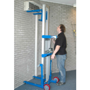 https://www.techni-contact.ovh/ressources/images/produits/merchandising/gerbeur-manuel-200-kg-2820408-1.jpg - Capacité de charge jusqu’à 200 kg