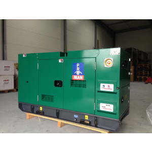 https://www.techni-contact.ovh/ressources/images/produits/merchandising/groupe-electrogene-diesel-34-a-101-litres-12155025-1.jpg - Puissance Maxi (kVA/kW) : de 22,3/17,8 à 66/52,8