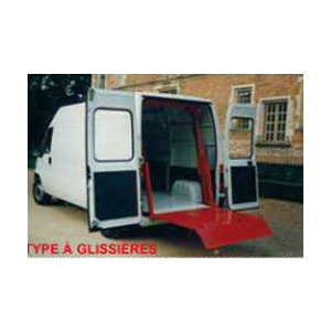 https://www.techni-contact.ovh/ressources/images/produits/merchandising/hayon-elevateur-a-glissieres-8244041-1.jpg - Capacité : 500 kg