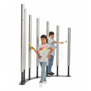 https://www.techni-contact.ovh/ressources/images/produits/merchandising/instrument-de-musique-d-exterieur-cloches-tubulaires-forest-31748275-1.jpg - Âge : 3 ans et plus - 7 tubes métalliques de différentes longueurs - Ancrage en béton ou plat - Livrées avec 2 maillets