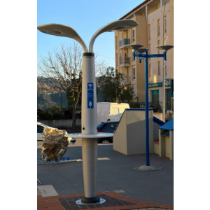 https://www.techni-contact.ovh/ressources/images/produits/merchandising/lampadaire-urbain-intelligent-3736747-1.jpg - Connexion Internet haut débit