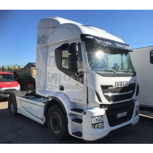 https://www.techni-contact.ovh/ressources/images/produits/merchandising/location-camion-a-chassis-iveco-stralis-occasion-61421741-1.jpg - PTC : 44 tonnes, réservoir : 710 litres