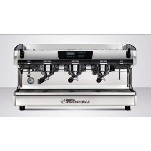https://www.techni-contact.ovh/ressources/images/produits/merchandising/machine-a-cafe-expresso-aurelia-ii-t3-14-a-17-litres-2449636-1.jpg - Puissance (W) : 7300 - 9100 - 2 à 3 groupes - volumétrique