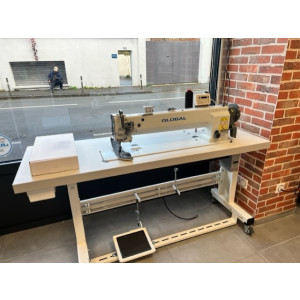 https://www.techni-contact.ovh/ressources/images/produits/merchandising/machine-a-coudre-avec-une-aiguille-grand-bras-97741379-1.jpg - Vitesse machine : max 1800 spm