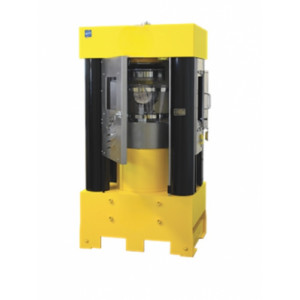 https://www.techni-contact.ovh/ressources/images/produits/merchandising/machine-d-essai-de-compression-a-4-colonnes-12715473-1.jpg - Capacité : 2000- 3000-5000 kN