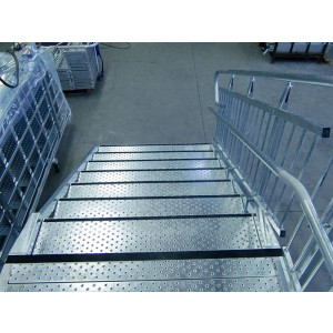 https://www.techni-contact.ovh/ressources/images/produits/merchandising/marche-d-escalier-industriel-15046859-1.jpg - Largeurs de passage : de 640 à 1405 mm