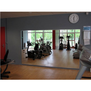 https://www.techni-contact.ovh/ressources/images/produits/merchandising/miroir-plat-pour-salle-de-fitness-15969554-1.jpg - Miroir en miralite 6 mm