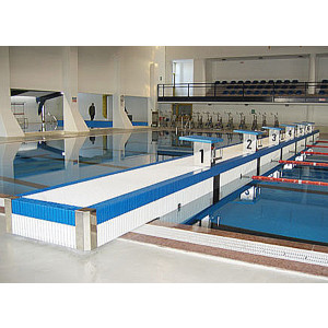 https://www.techni-contact.ovh/ressources/images/produits/merchandising/mur-mobile-piscine-sur-mesure-6266187-1.jpg - Structure en acier Inox