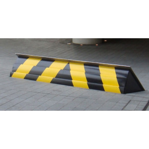 https://www.techni-contact.ovh/ressources/images/produits/merchandising/obstacle-escamotable-1263171-1.jpg - Longueur de l'obstacle : de 2 à 3 m Hauteur : 300 mm