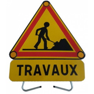 https://www.techni-contact.ovh/ressources/images/produits/merchandising/panneau-de-signalisation-triflash-16779374-1.jpg - Triangle AK5 triflash à led