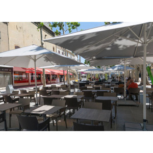 https://www.techni-contact.ovh/ressources/images/produits/merchandising/parasol-professionnel-pour-terrasse-20405-1.jpg - À mât central - Jusqu'à : 78 m²